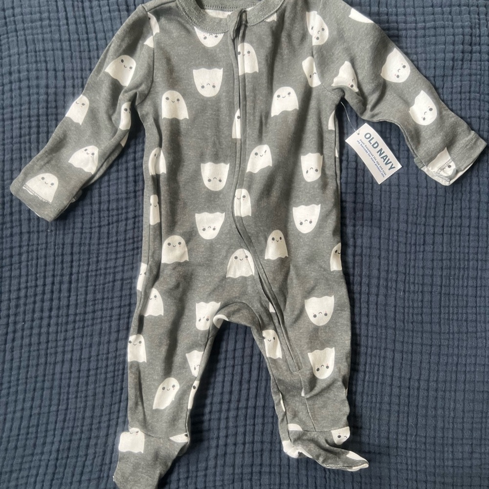 Old Navy zipper footie, 0-3m